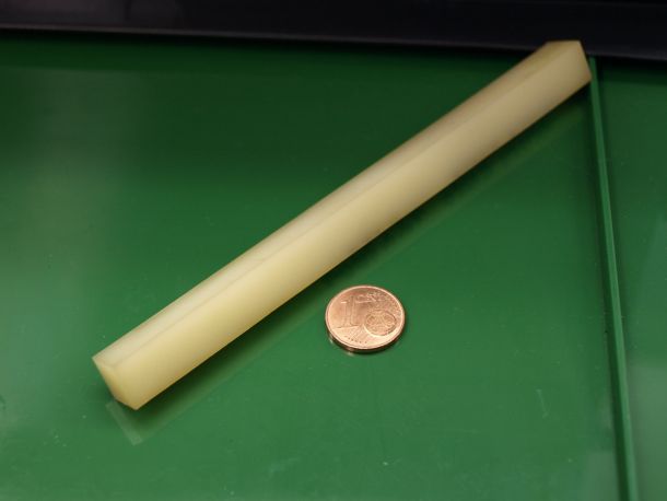 Eigenentwicklung: verschleißfreier Rakel aus xxx für Siebdruck Eigenentwicklung: verschleißfreier Rakel aus xxx für Siebdruck